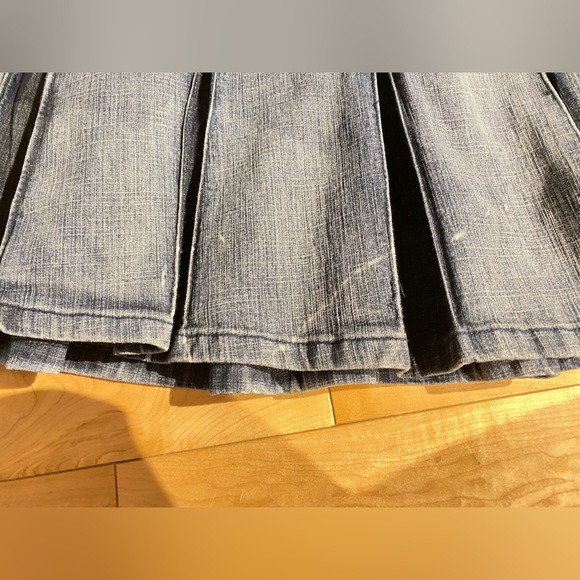 Distressed mid thigh-knee length pleather jean skirt - Picture 4 of 4
